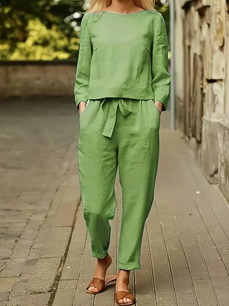 Women's Two Piece Pantsuit Set - Solid Top & High-waisted Pants