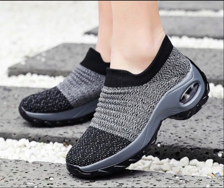 Super soft and lightweight Women's Walking Shoes with Arch Support
